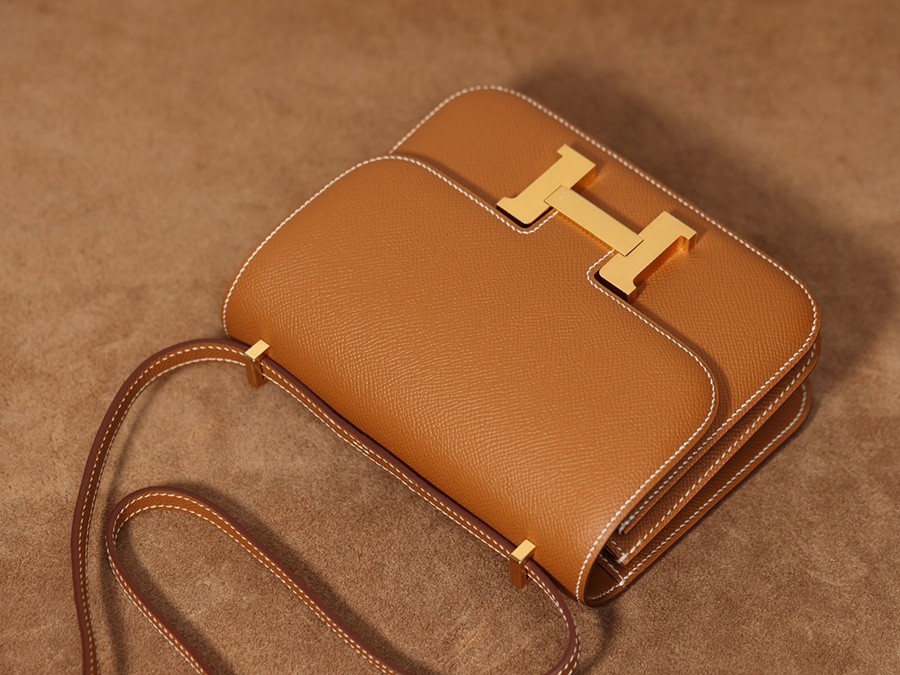 H Constance 19金棕金扣_5