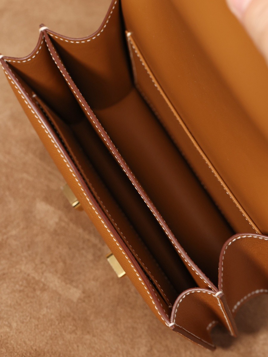 H Constance 19金棕金扣_9