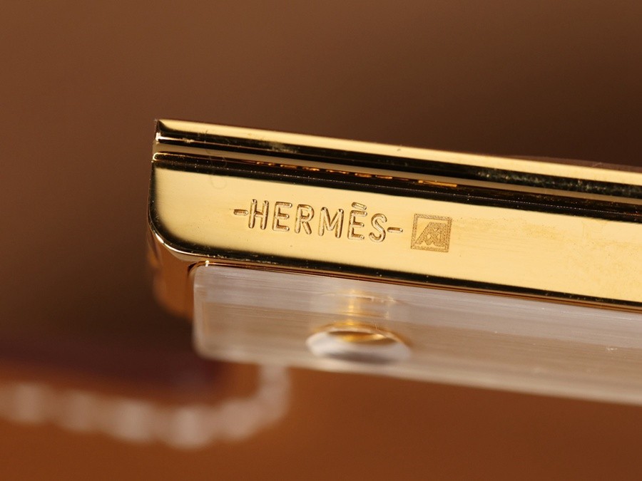 H Constance 19金棕金扣_11