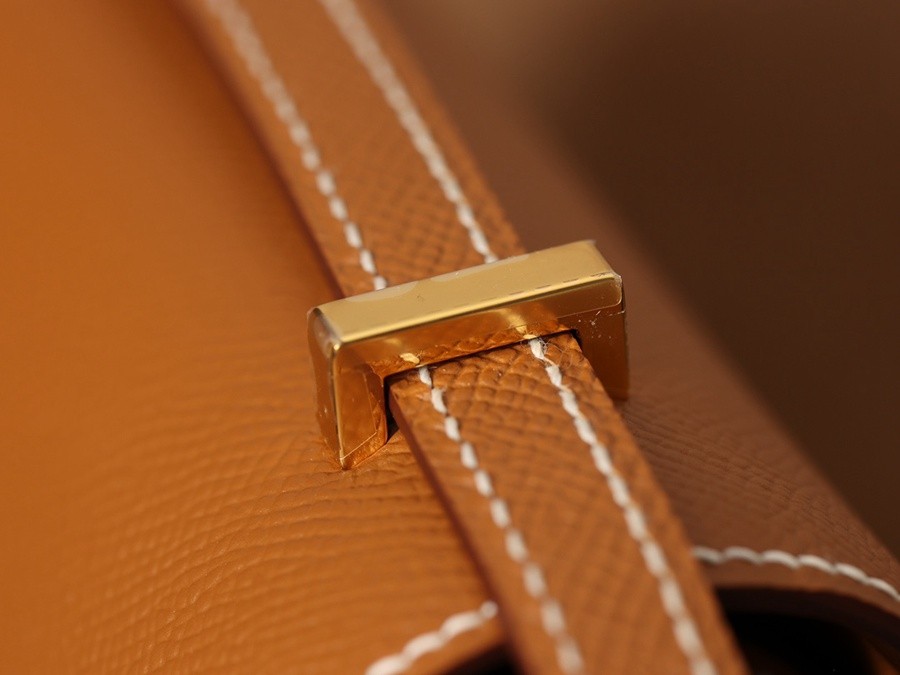 H Constance 19金棕金扣_17