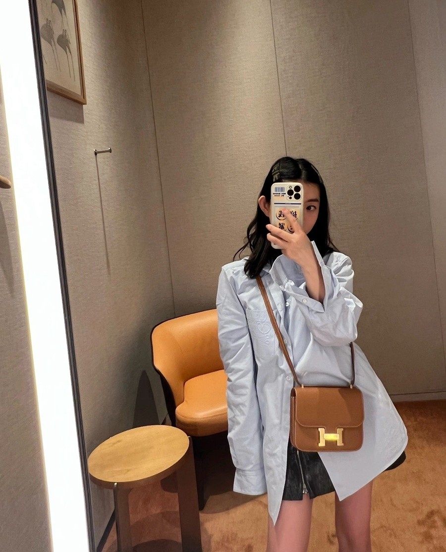 H Constance 19金棕金扣_26