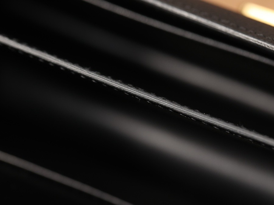 H Constance 19黑色金扣_8