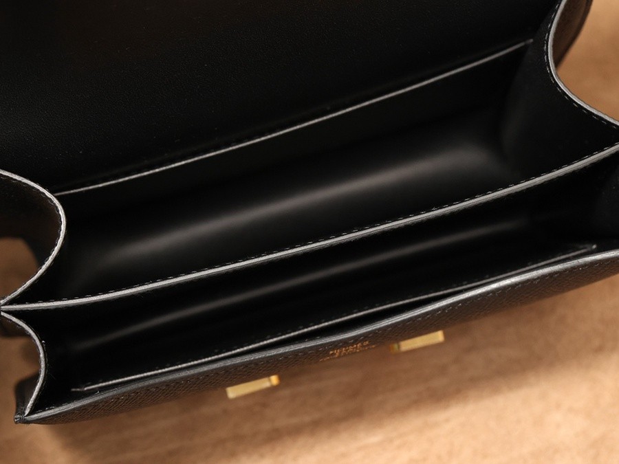 H Constance 19黑色金扣_12