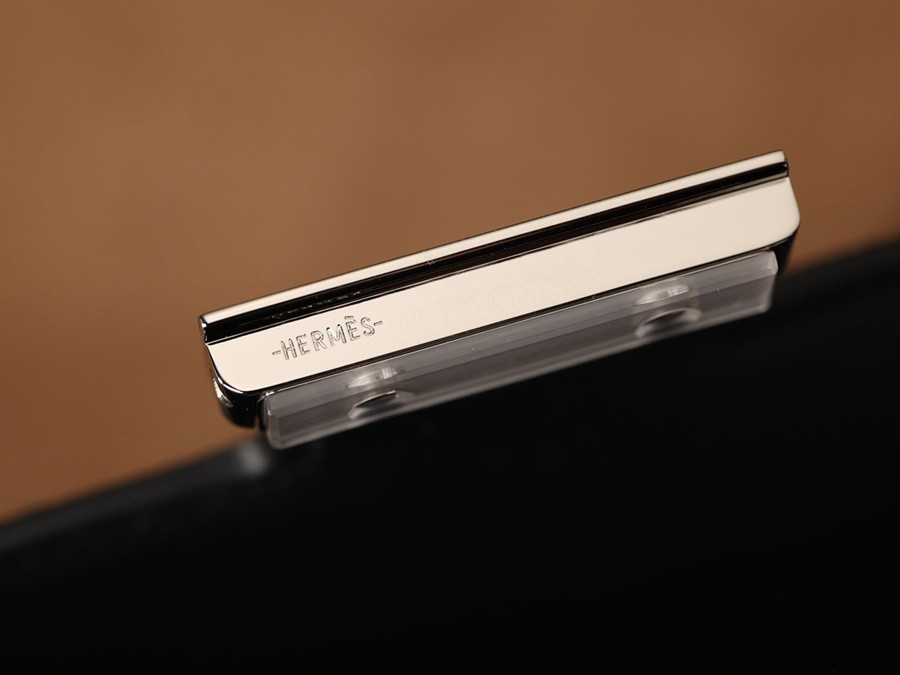 H Constance 19黑色銀扣_9