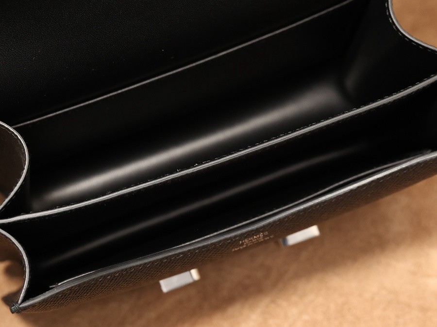 H Constance 19黑色銀扣_11