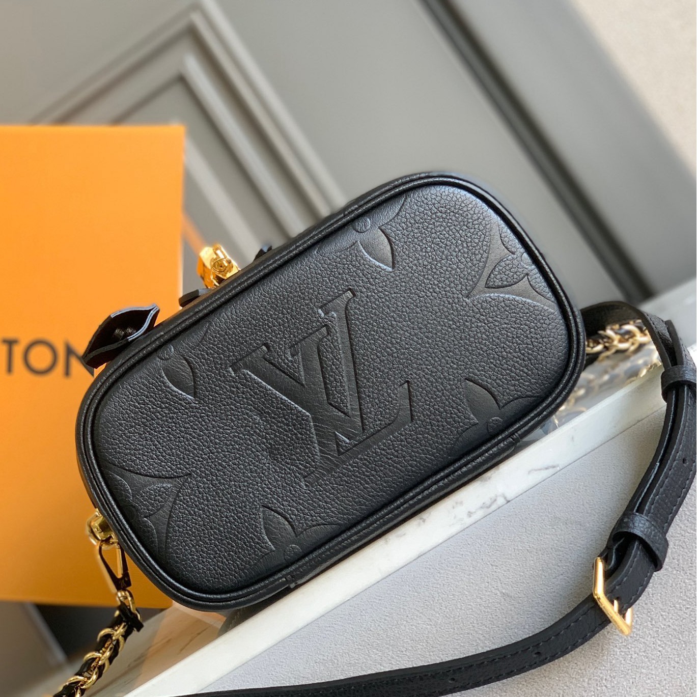 M45598 黑色壓花 化妝包_4