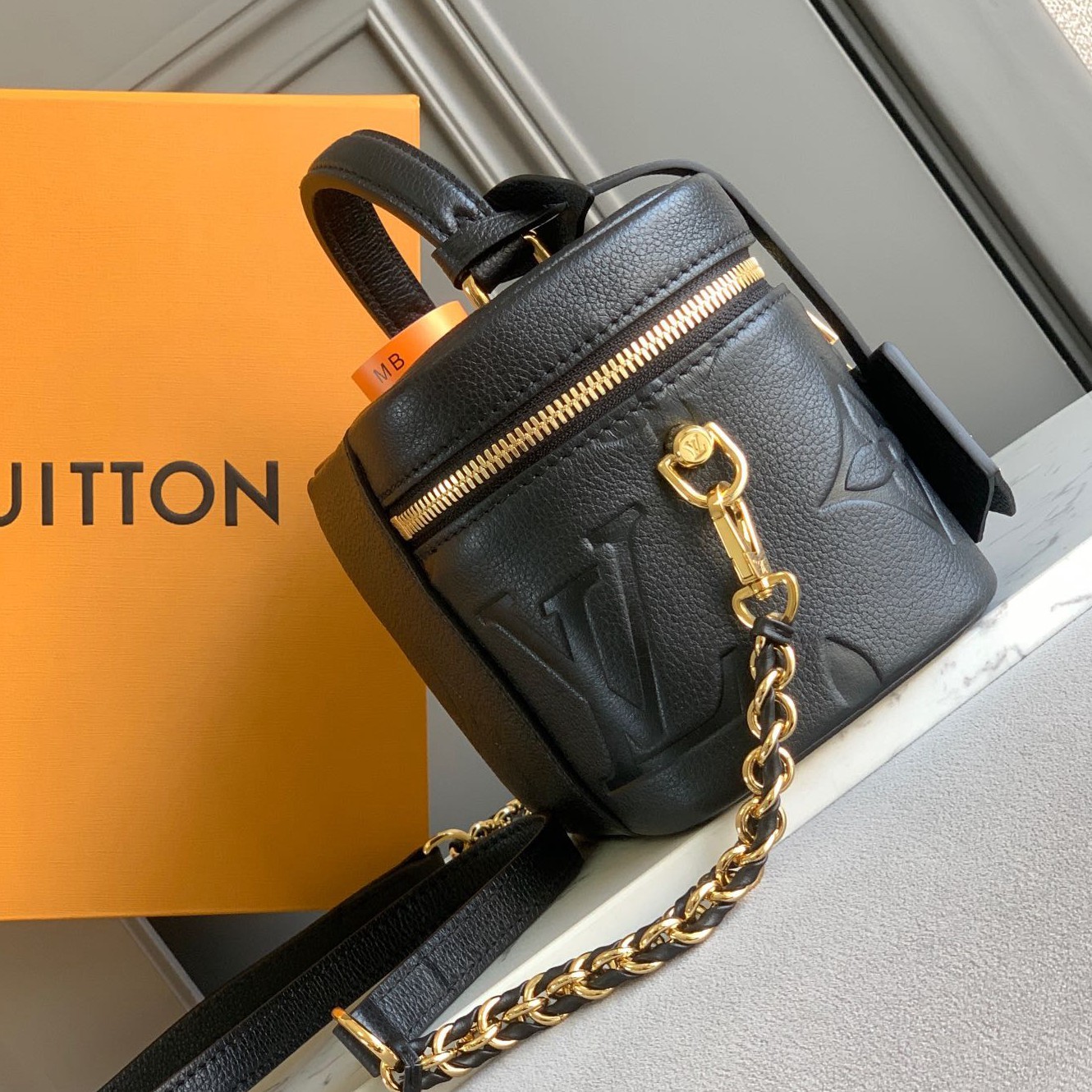 M45598 黑色壓花 化妝包_2