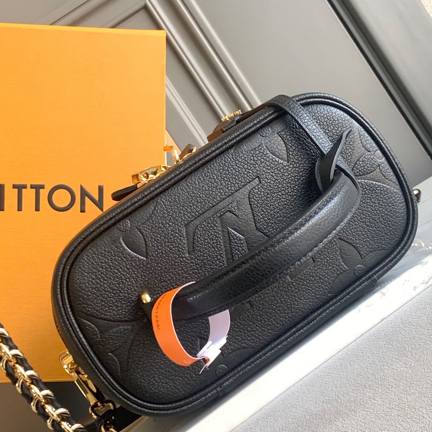 M45598 黑色壓花 化妝包_5