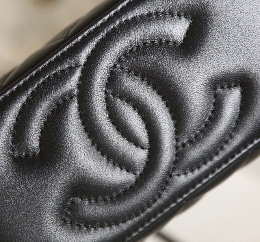 小香 23K秋冬 雙C手柄化妝盒子 黑色_5