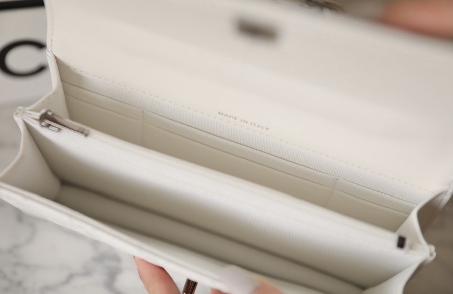 小香 23K秋冬 23K水鑽風琴小包白_5