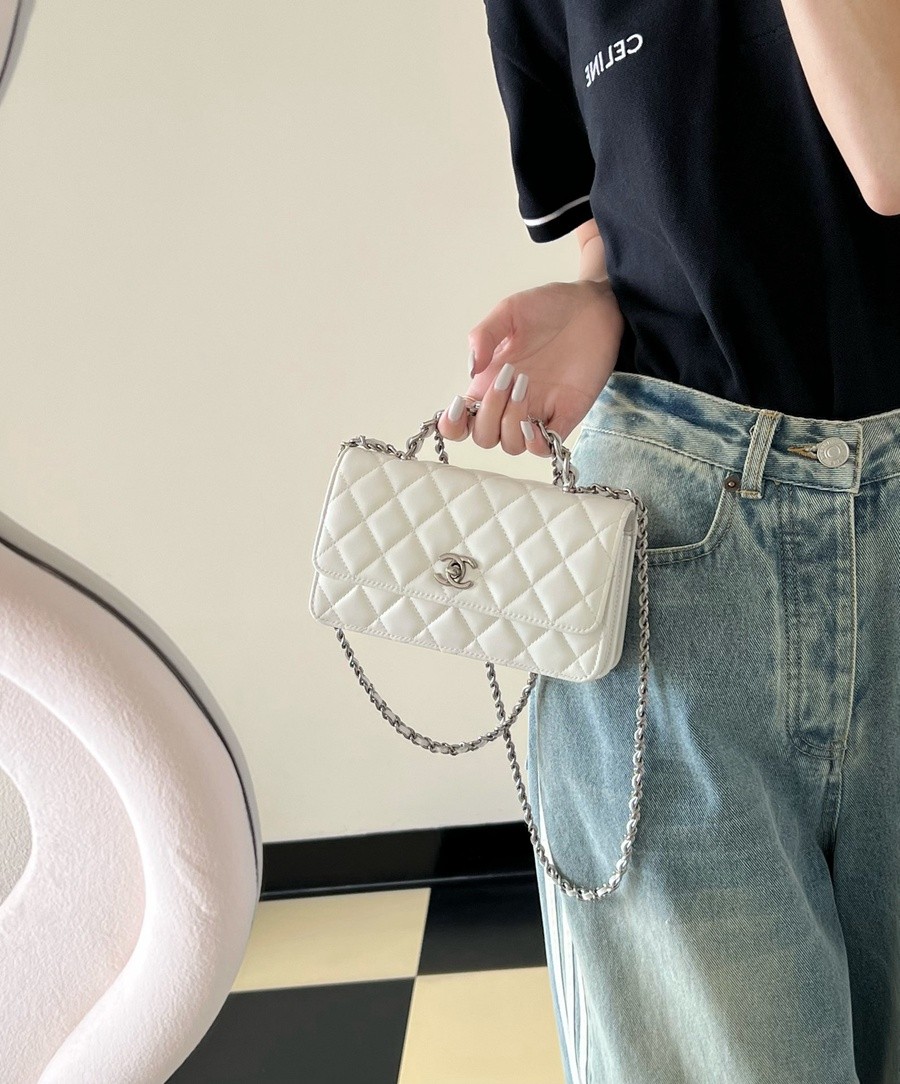 小香 23K秋冬 23K水鑽風琴小包白_11