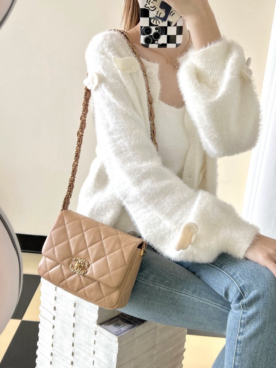 小香 23K秋冬 19系列口蓋包 奶茶色_8