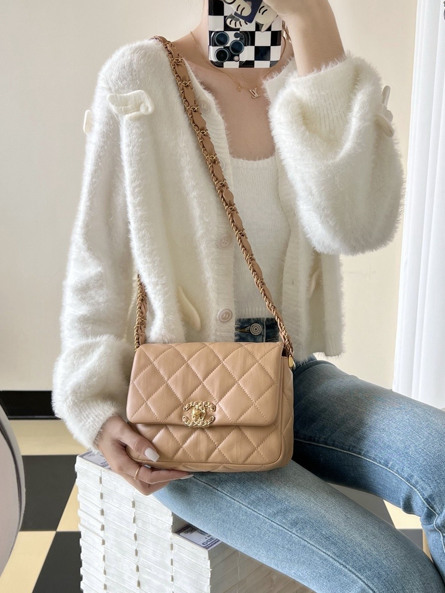 小香 23K秋冬 19系列口蓋包 奶茶色_9