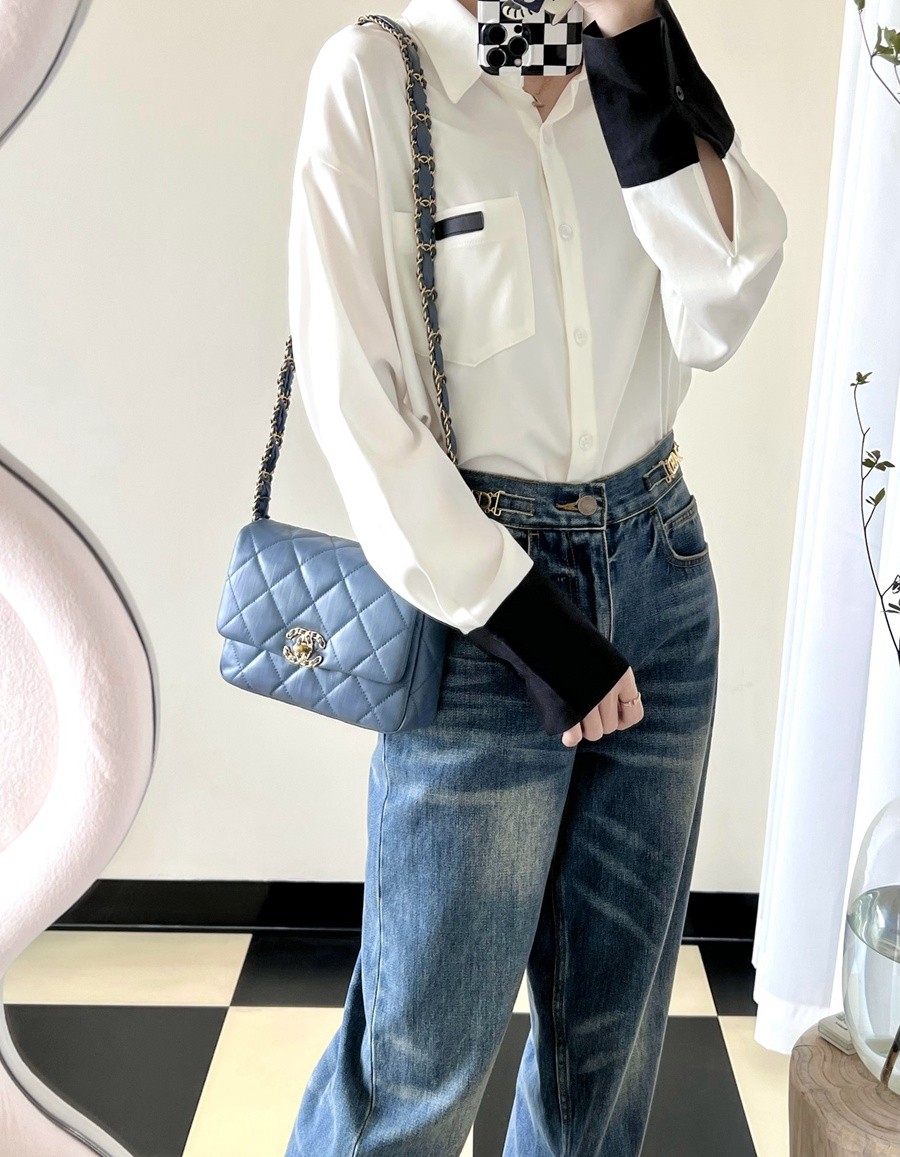 小香 23K秋冬 19系列口蓋包 牛仔藍_9