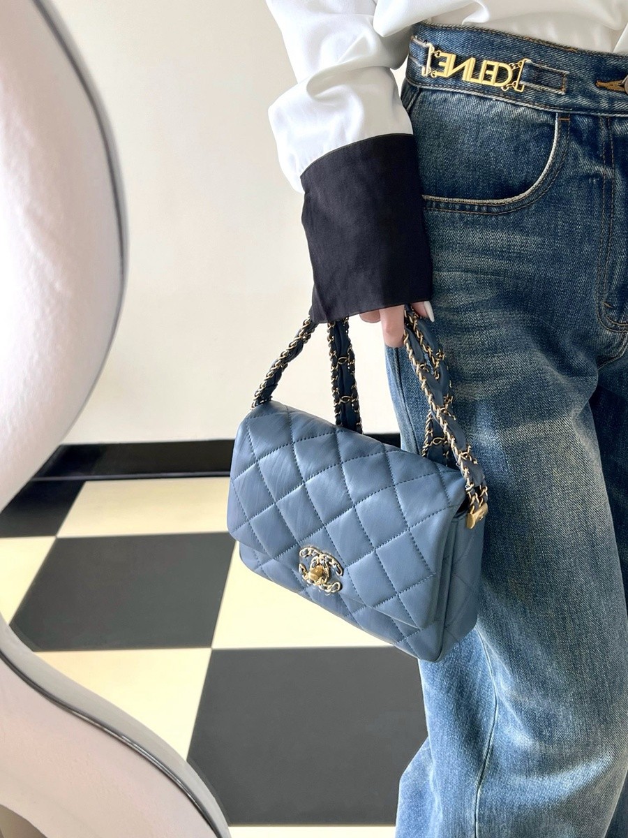 小香 23K秋冬 19系列口蓋包 牛仔藍_14