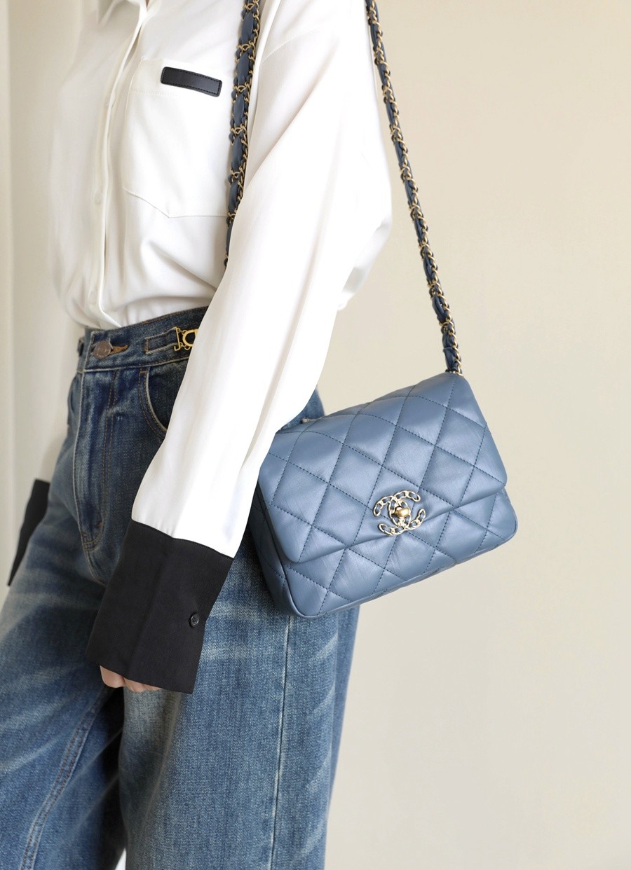 小香 23K秋冬 19系列口蓋包 牛仔藍_15