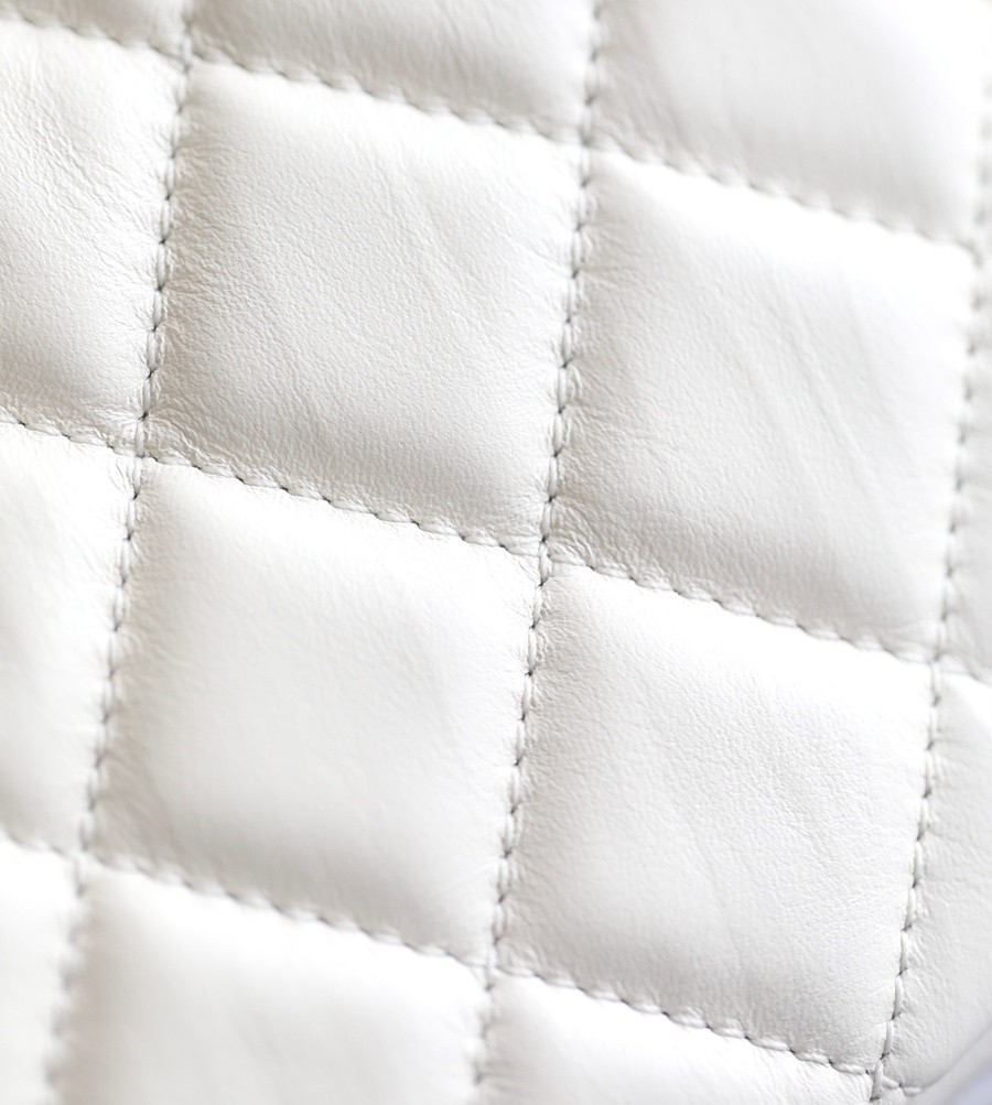 小香 23K秋冬 19系列腋下包白色大號_7