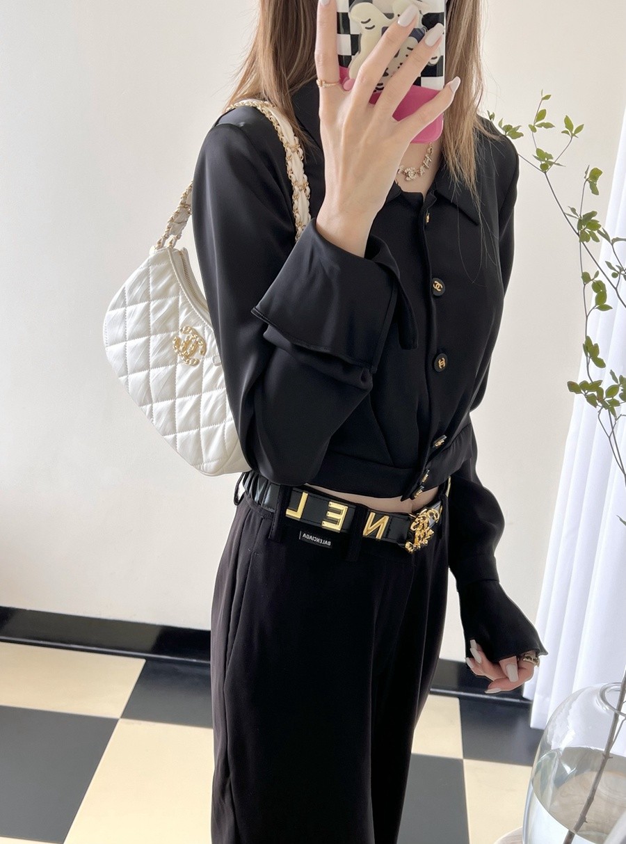 小香 23K秋冬 19系列腋下包白色小號_9