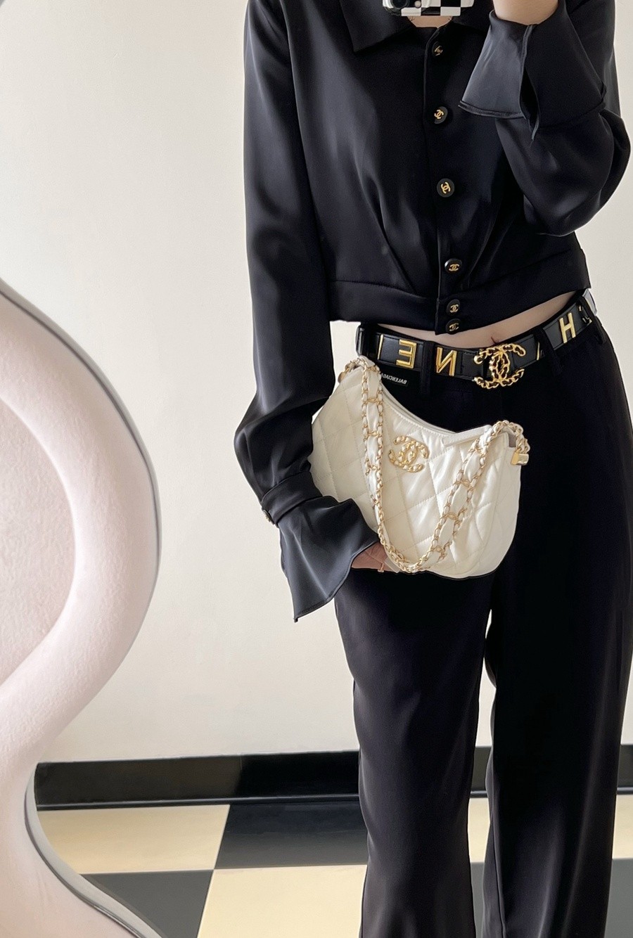 小香 23K秋冬 19系列腋下包白色小號_12