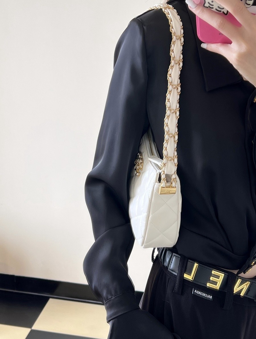 小香 23K秋冬 19系列腋下包白色小號_10