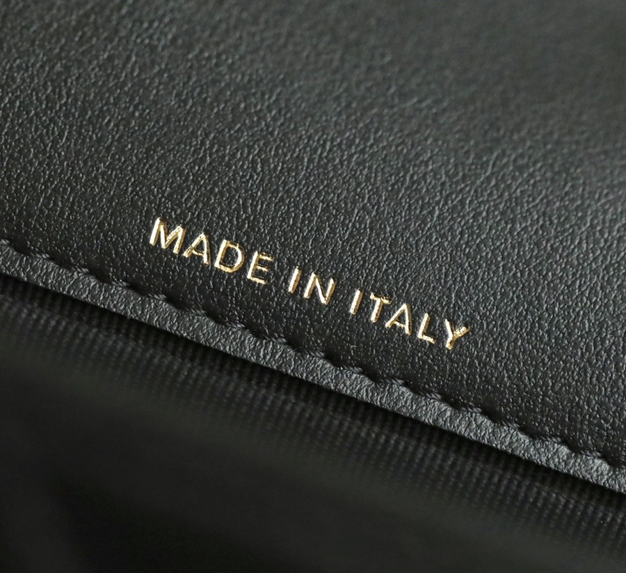 小香 23K秋冬 19系列手機包 黑色_8