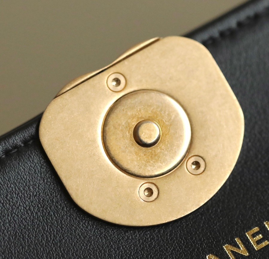 小香 23K秋冬 19系列手機包 黑色_12