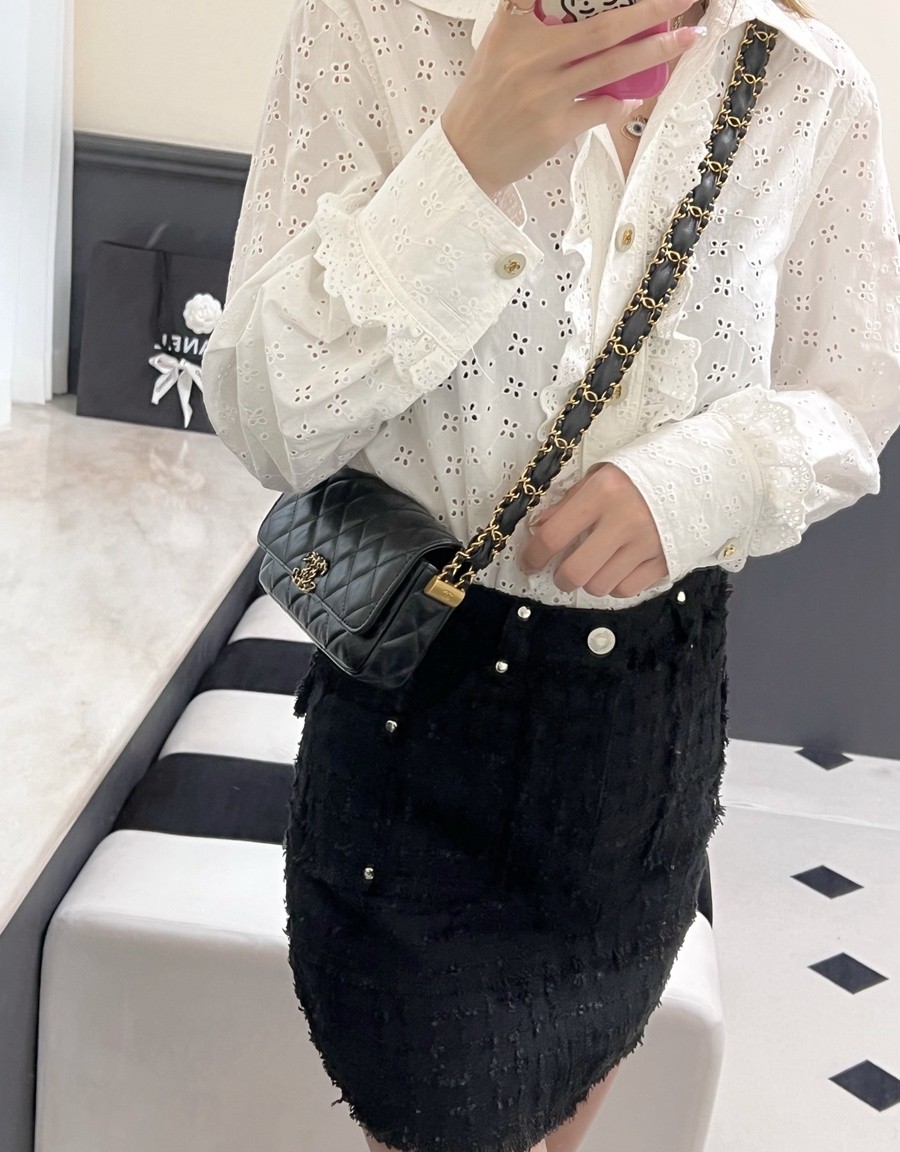 小香 23K秋冬 19系列手機包 黑色_17