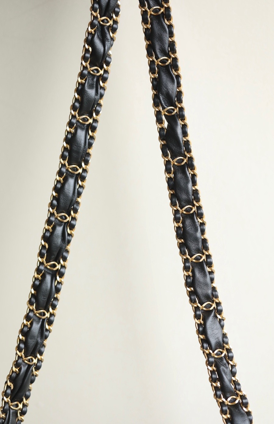 小香 23K秋冬 19系列手機包 黑色_14