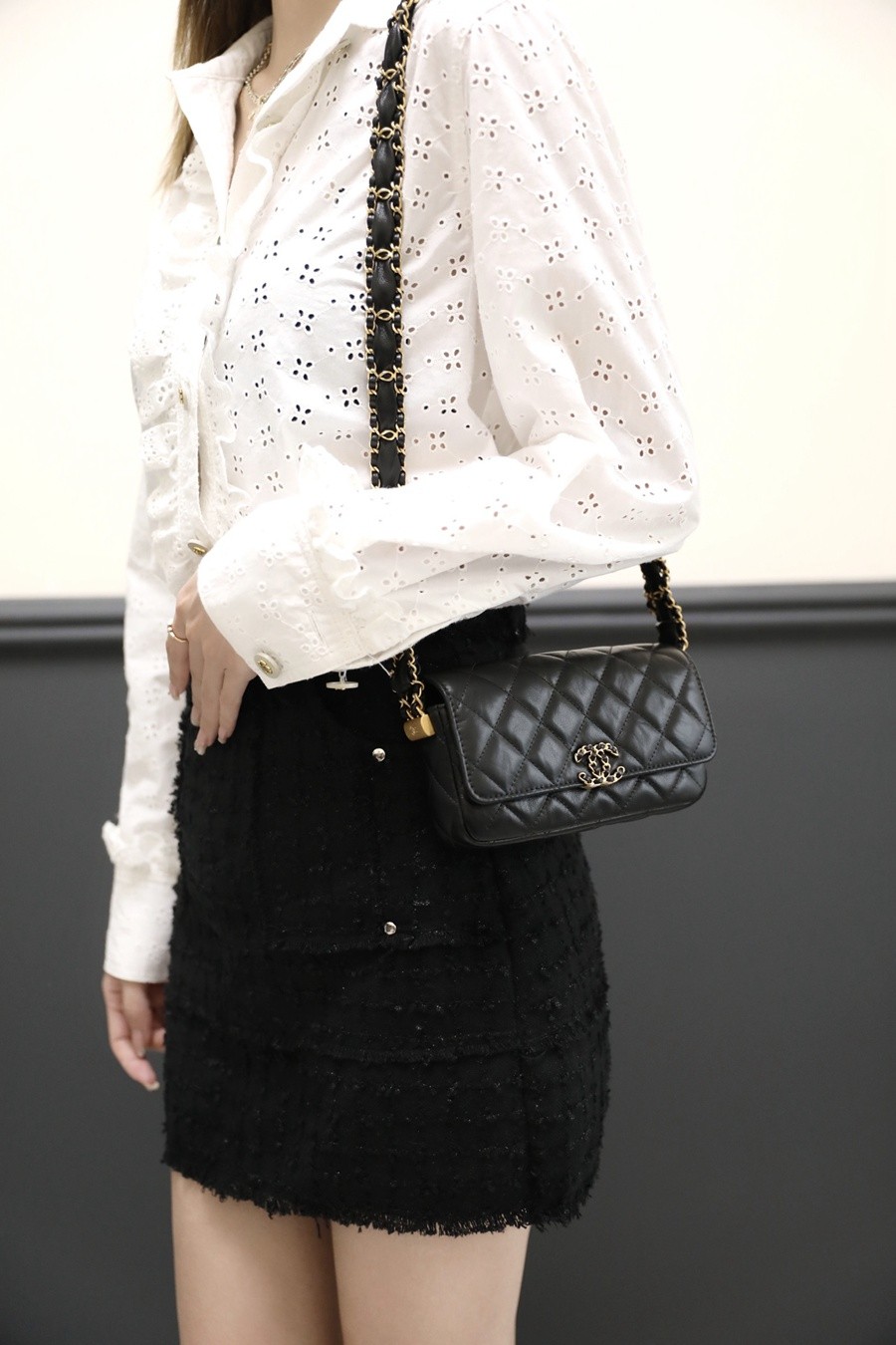 小香 23K秋冬 19系列手機包 黑色_22