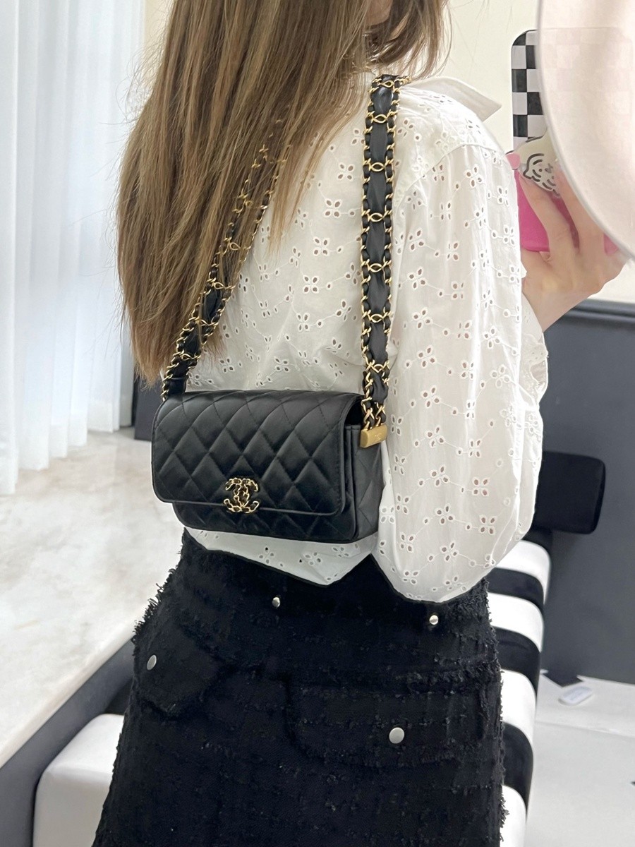 小香 23K秋冬 19系列手機包 黑色_21