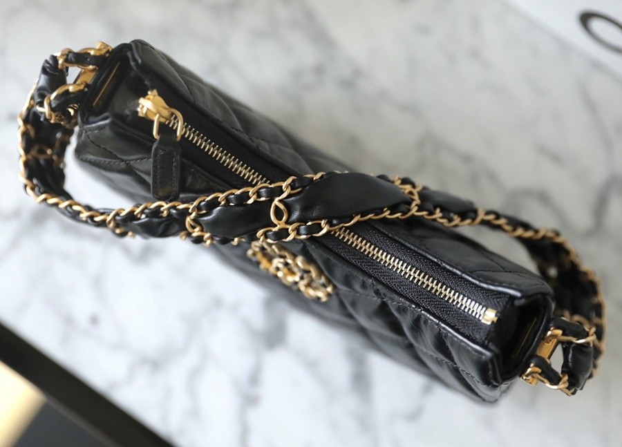 小香 23K秋冬 19系列腋下包 大號黑色_4