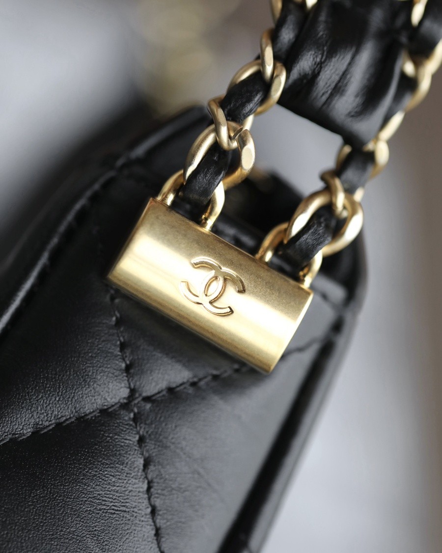 小香 23K秋冬 19系列腋下包 大號黑色_10