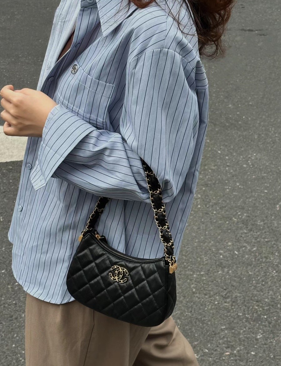 小香 23K秋冬 19系列腋下包 大號黑色_13