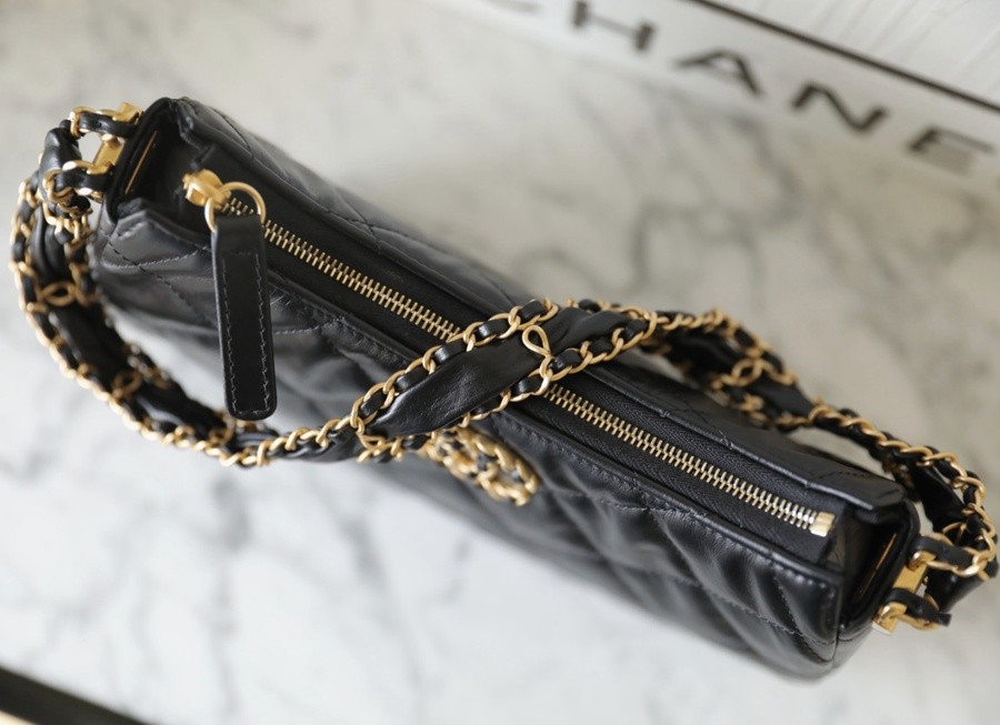 小香 23K秋冬 19系列腋下包 小號黑色_4