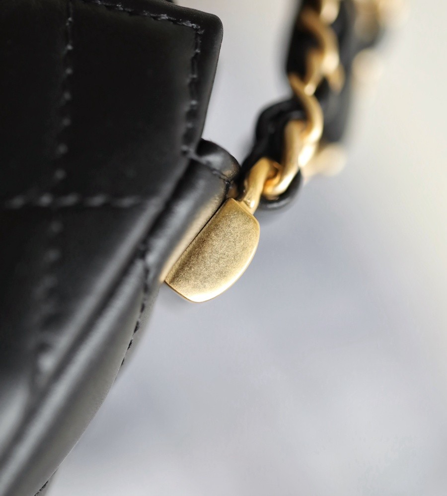 小香 23K秋冬 19系列腋下包 小號黑色_14