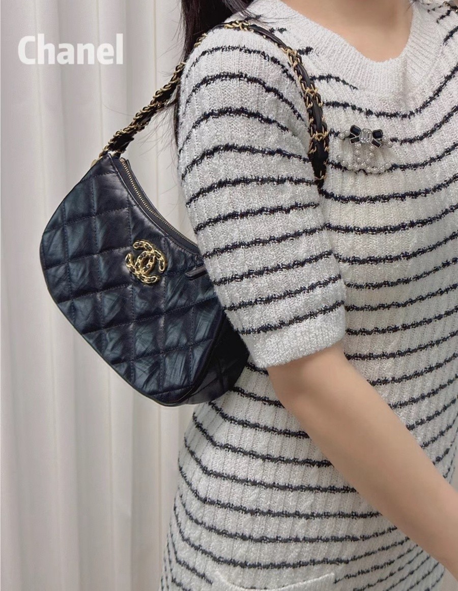 小香 23K秋冬 19系列腋下包 小號黑色_19