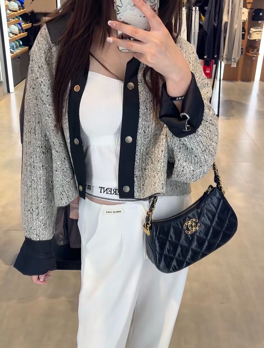 小香 23K秋冬 19系列腋下包 小號黑色_18