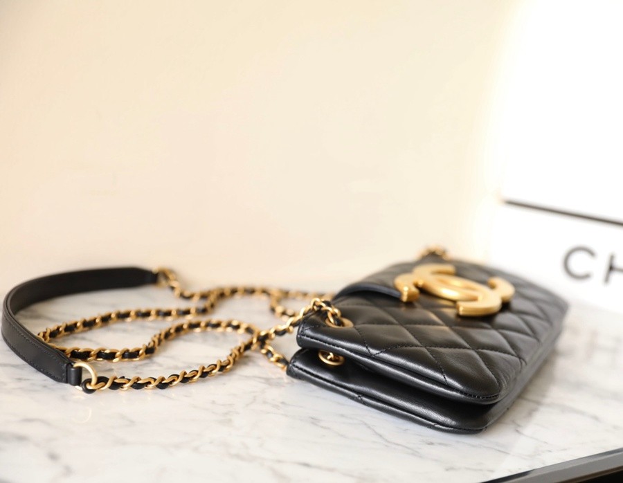 小香 24C早春 大logo法棍包 黑色_4