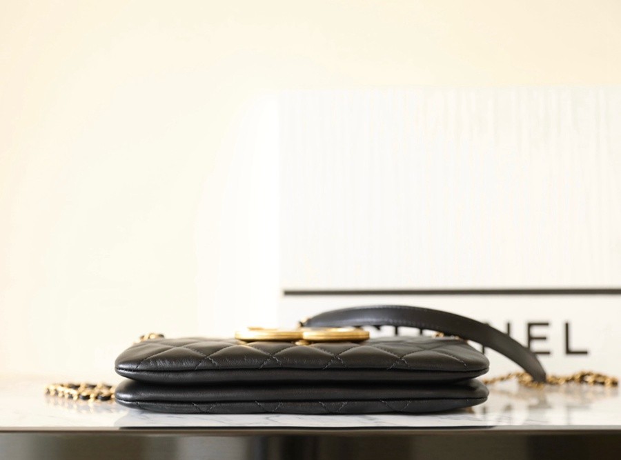 小香 24C早春 大logo法棍包 黑色_5