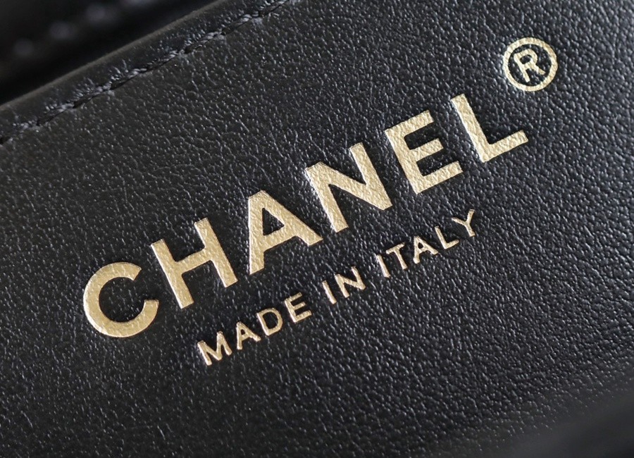 小香 24C早春 大logo法棍包 黑色_8