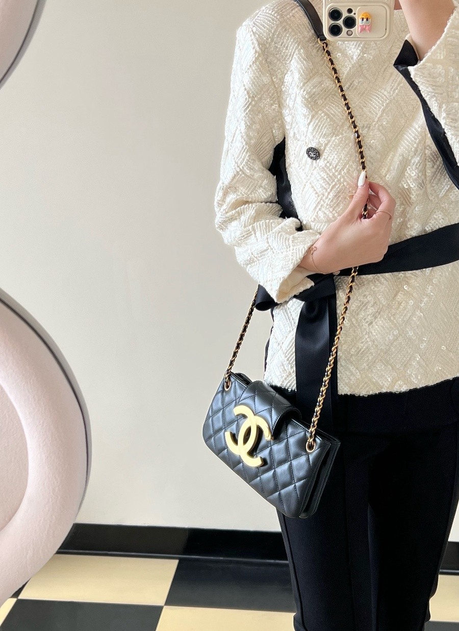 小香 24C早春 大logo法棍包 黑色_12