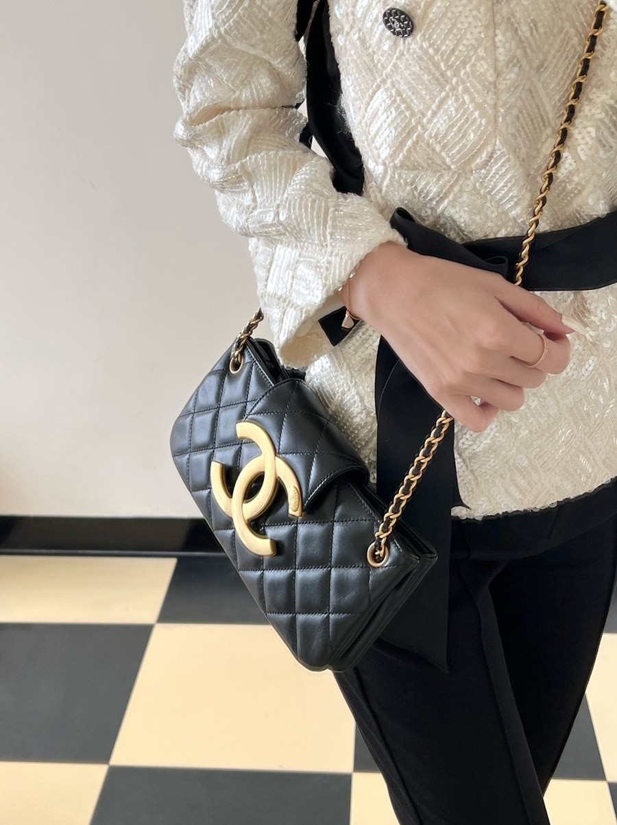 小香 24C早春 大logo法棍包 黑色_13