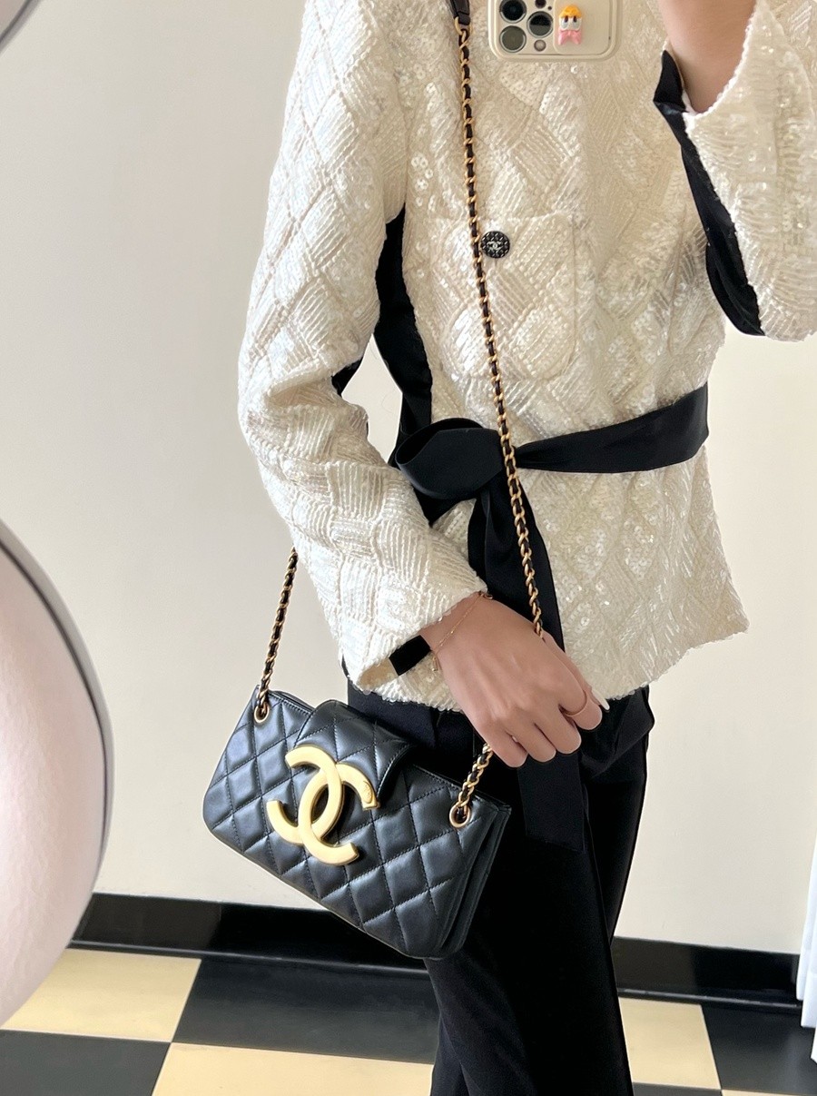 小香 24C早春 大logo法棍包 黑色_14