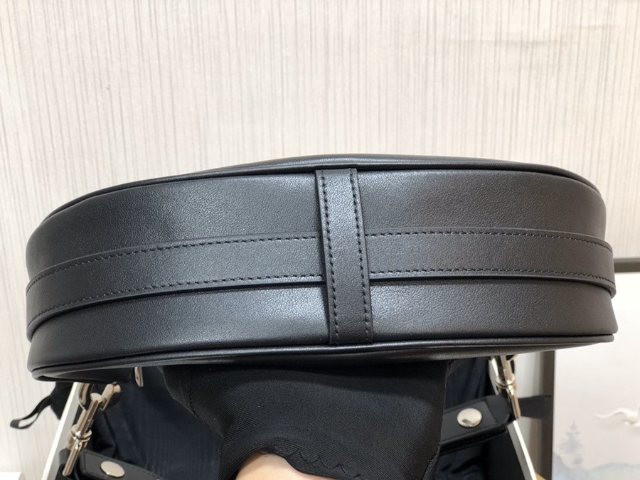 AVA STRAP 牛皮 新月包_8