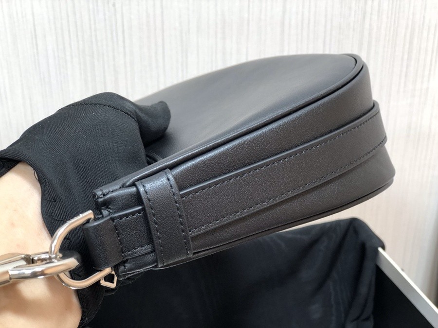 AVA STRAP 牛皮 新月包_7