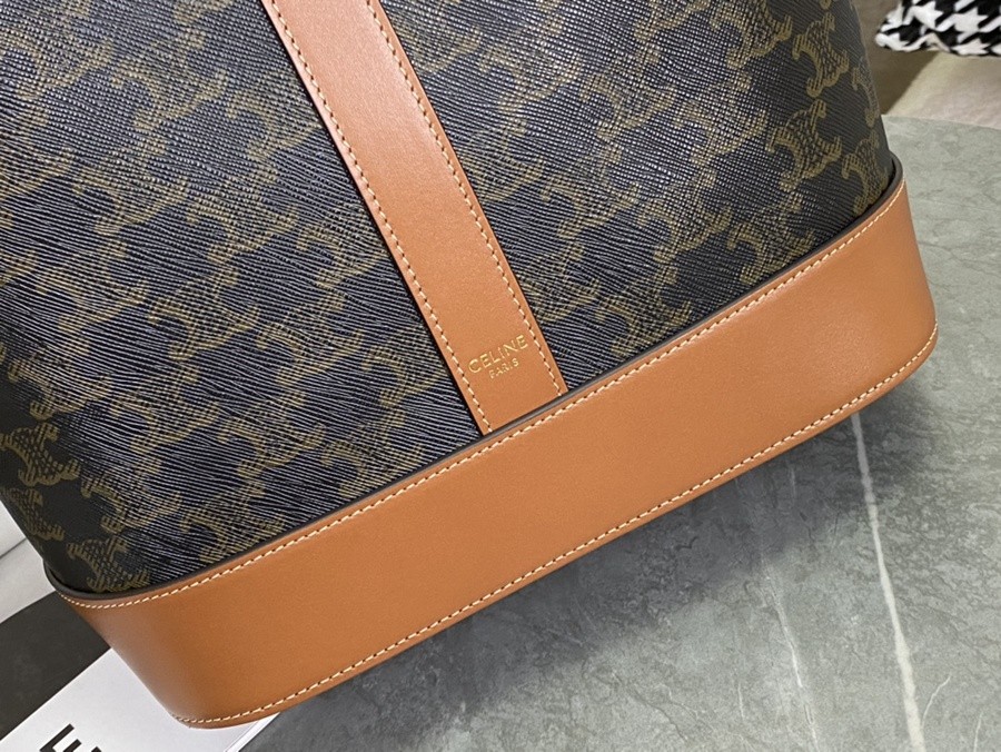 CELINE中號Triomphe水桶包_5