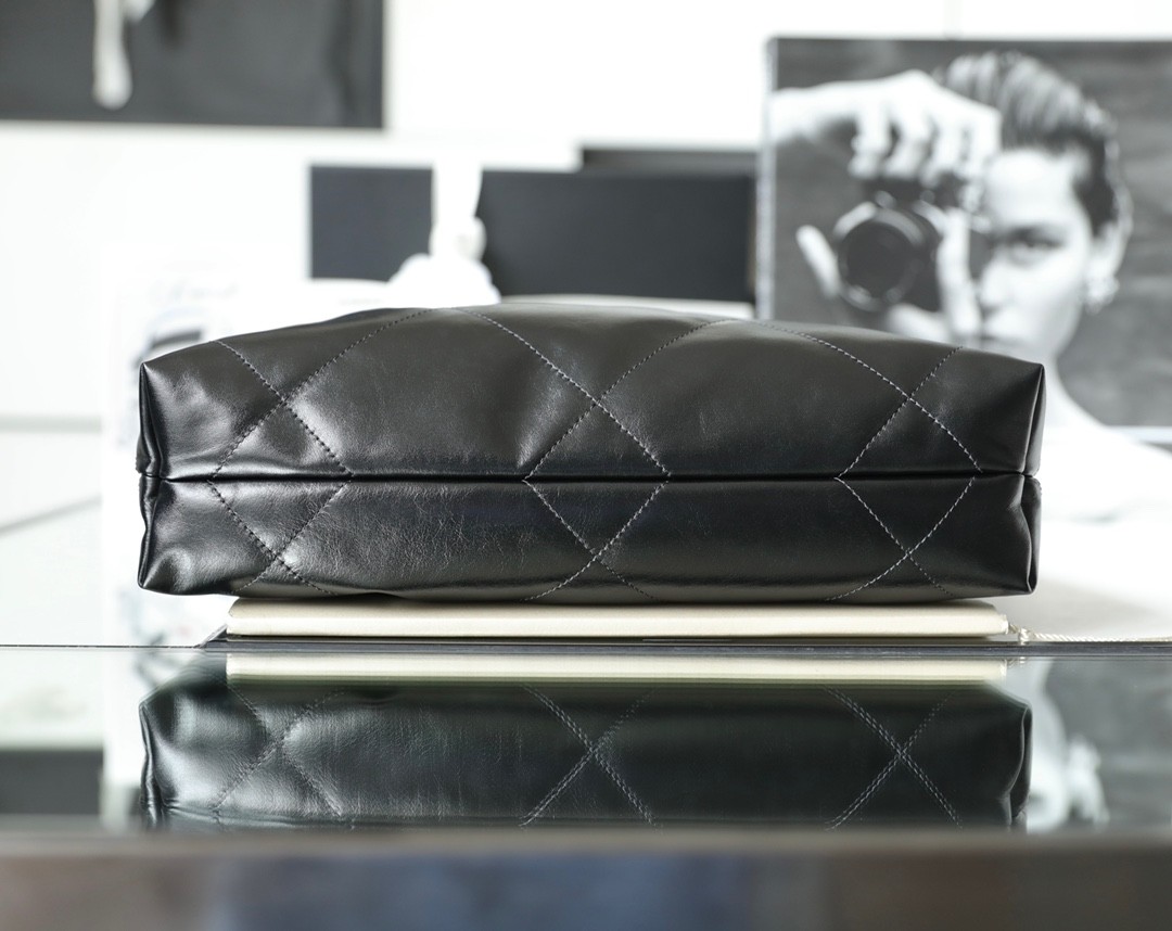 小香 22Bag 小號 黑牛皮_6