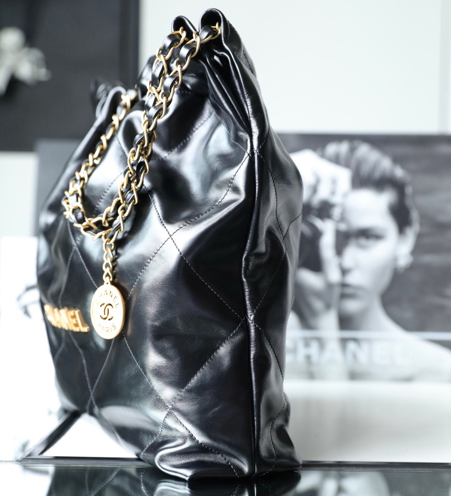 小香 22Bag 中號 黑牛皮_4