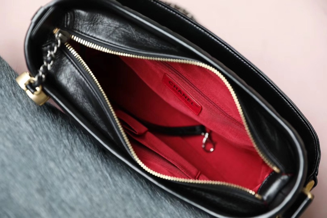 Gabrielle流浪包  新中號黑色_8