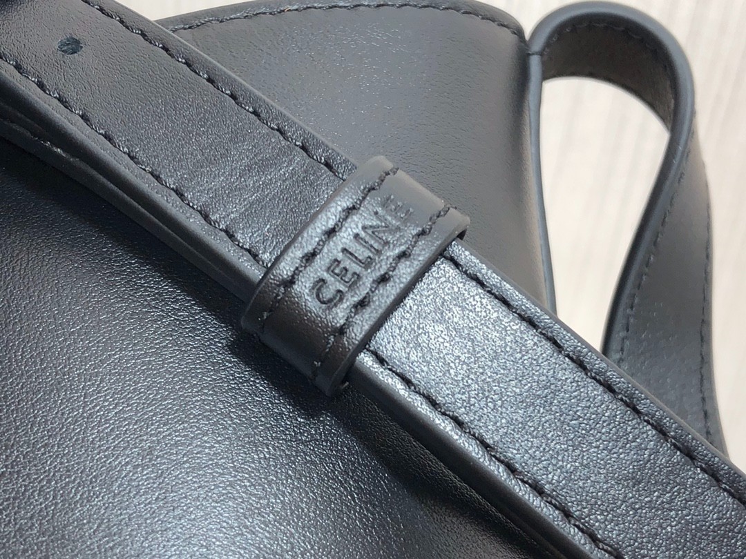 CUIR Triomphe小號光滑牛皮水桶包_5